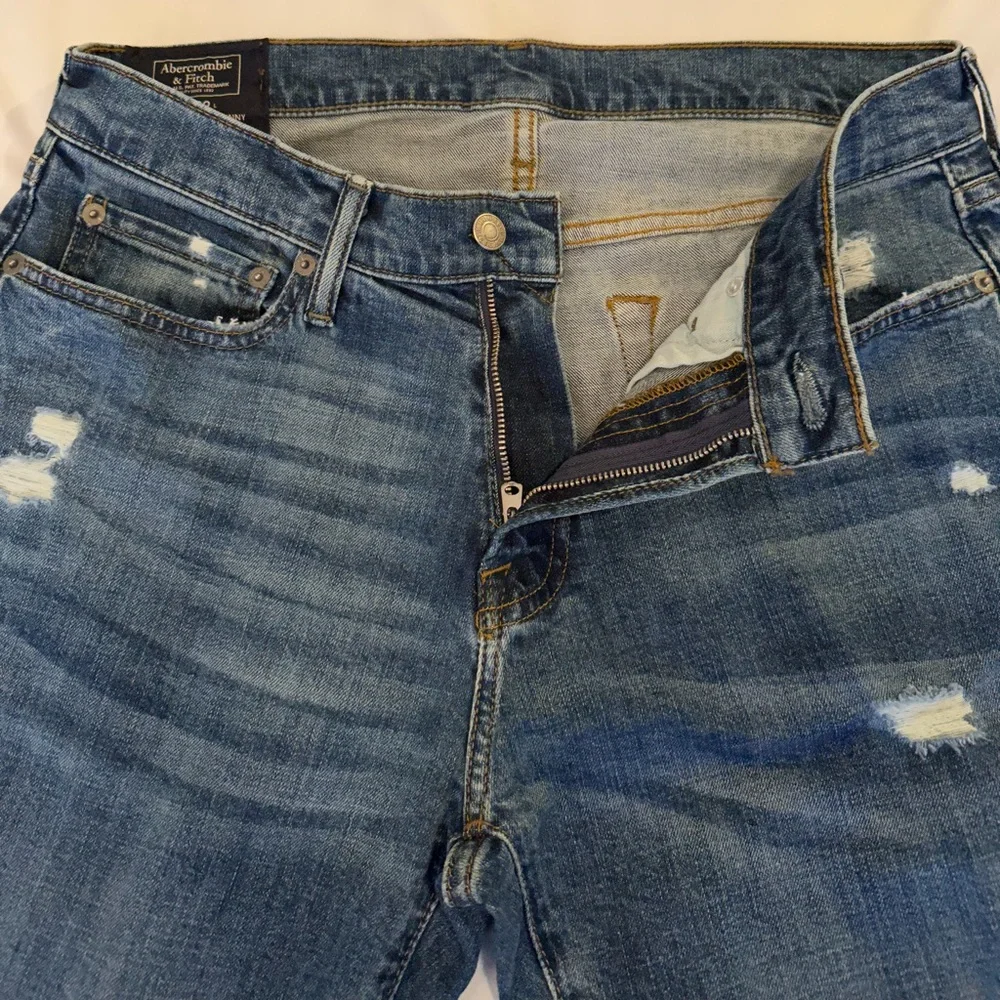 Abercrombie & Fitch jeans, size 31x32, athletic skinny, fits like a stra…
